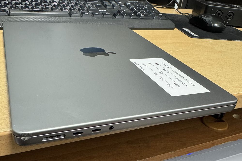 Macbook Pro 14’ 2021, M1 Pro-10 core, 32gb-DDR5, 1tb, GPU-16 core