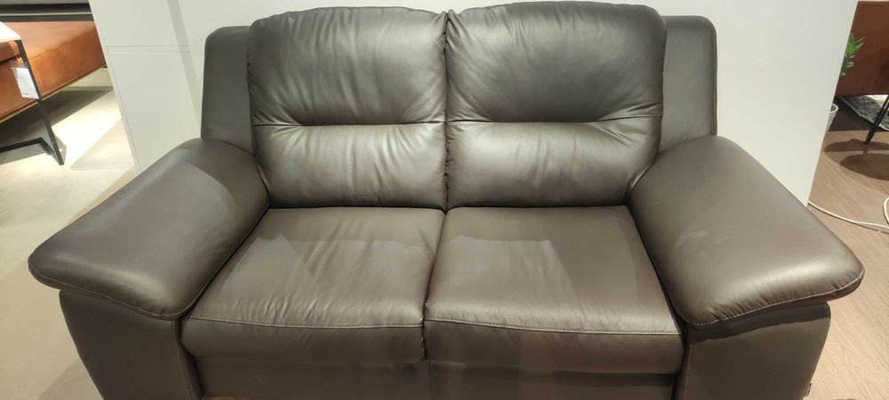 Комплект от триместен и двуместен диван от кафява естествена кожа