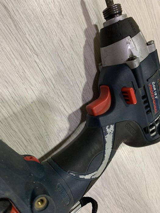 Акумулаторен гайковерт BOSCH GDR 18V