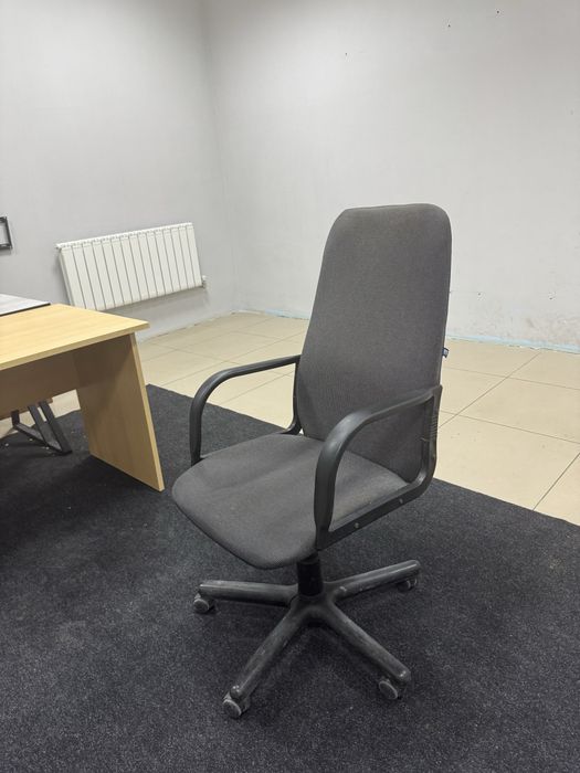 Офисное кресло обычное
