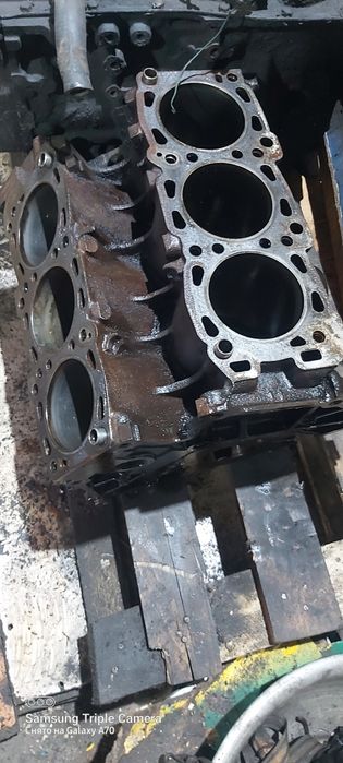 Продам блок 6g72.