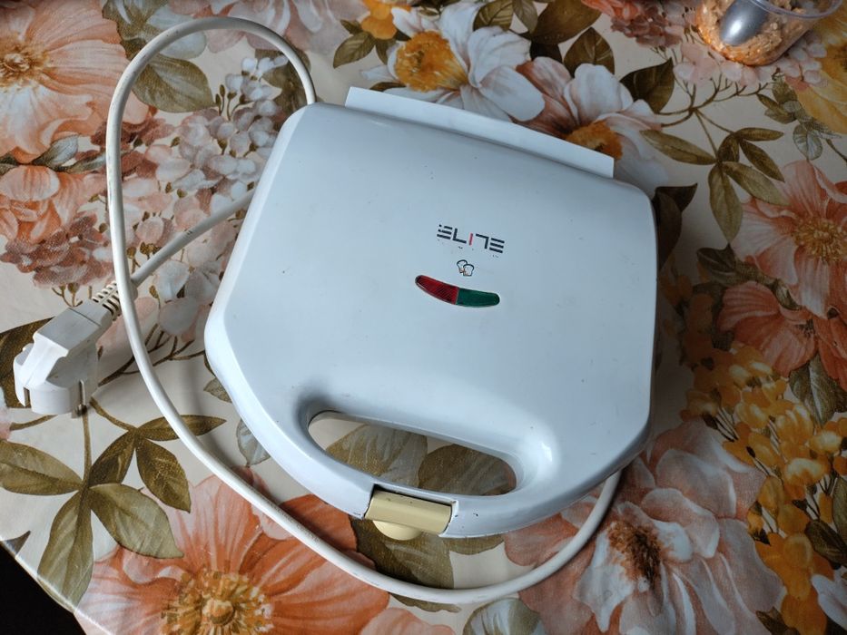 Тостер за сандвичи