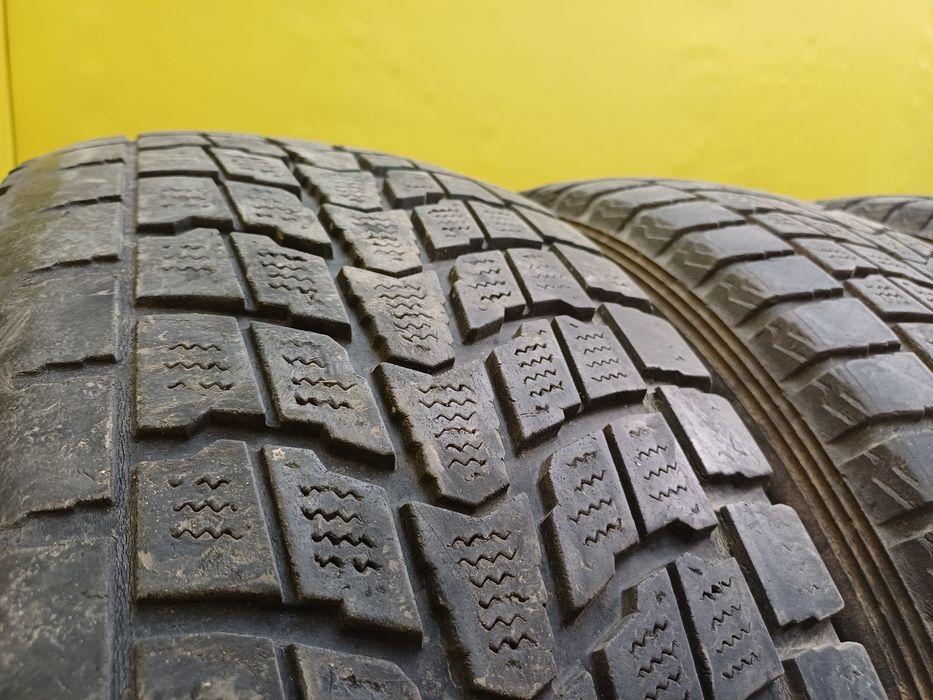 Шины R17 235/65 Dunlop комплект.