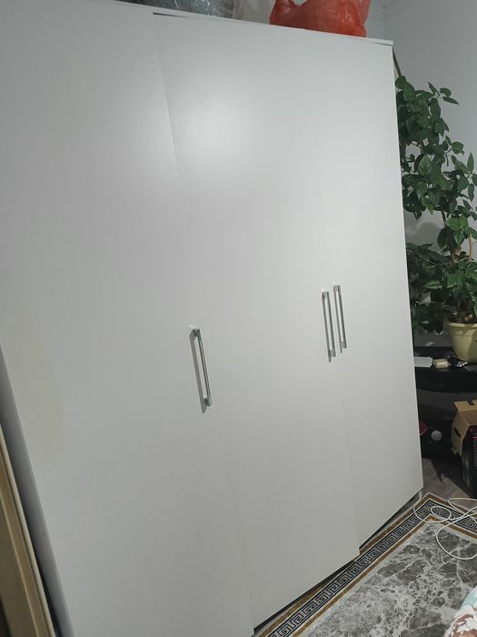 Спальный гарнитур продам