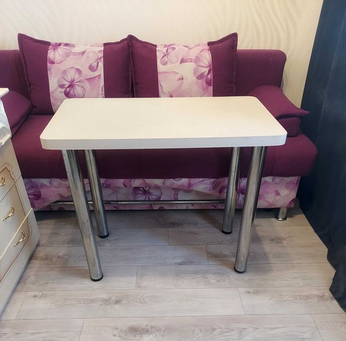 Стол кухонный 6000тг.