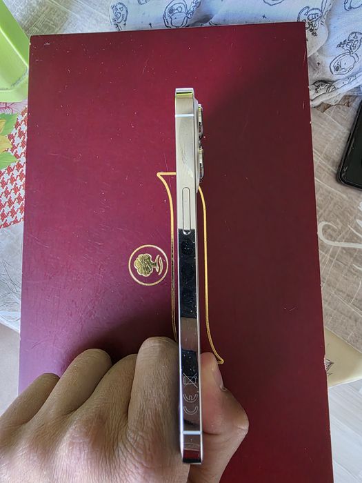 Iphone 13 Pro 128gb. Без забележки. С кутия и кабел. И 8 кейса.