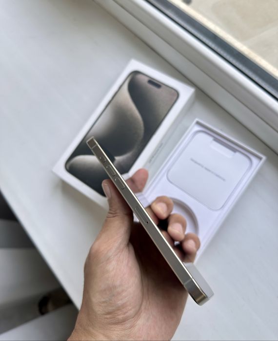 15 Pro Max 256GB Sim 87% Natural Titanium