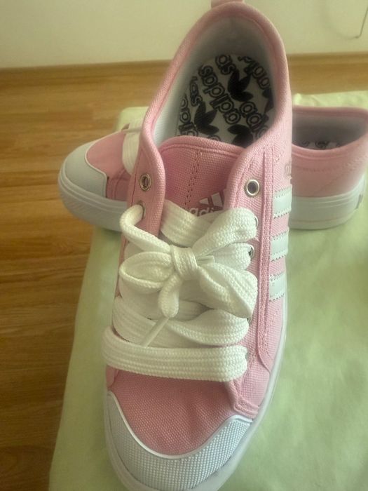 Кецове адидас нови