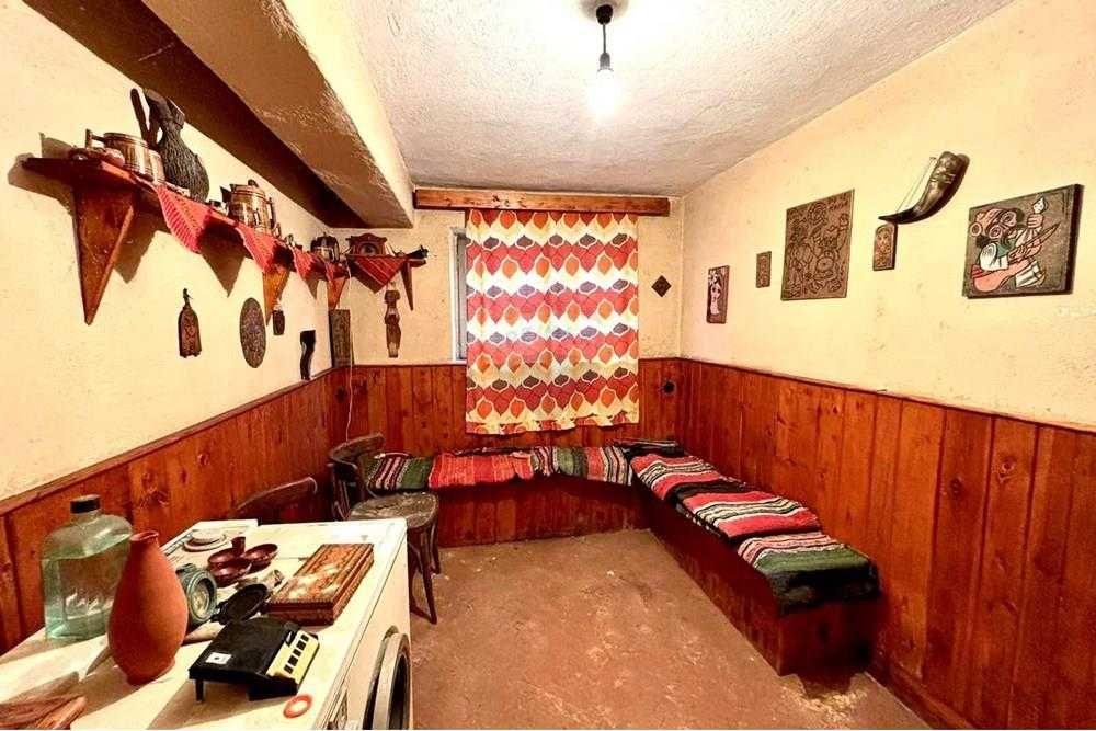 Продава се Едностаен апартамент в Шумен, Център - 94 кв.м за 1221 €/кв.м - Снимка #4