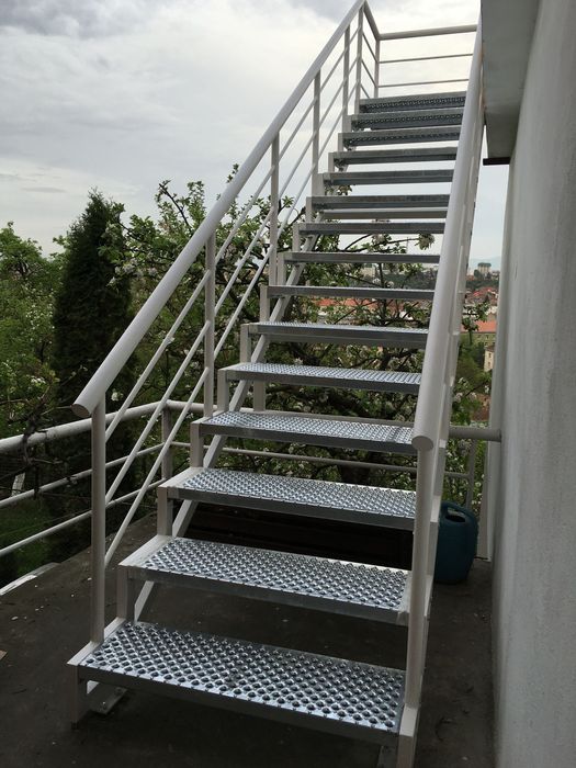 SCĂRI INTERIOARE si EXTERIOARE -Balustrade INOX, Metalice, Fier Forjat