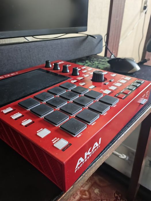 Akai MPC ONE+      .