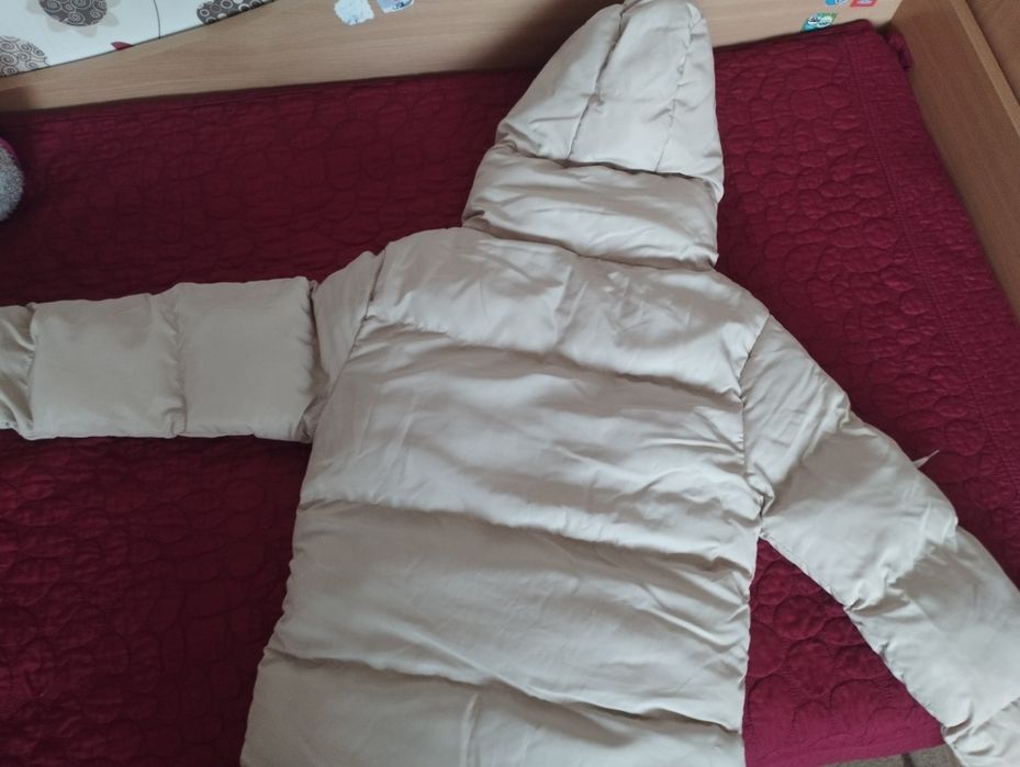 Зимно късо яке в бежов цвят