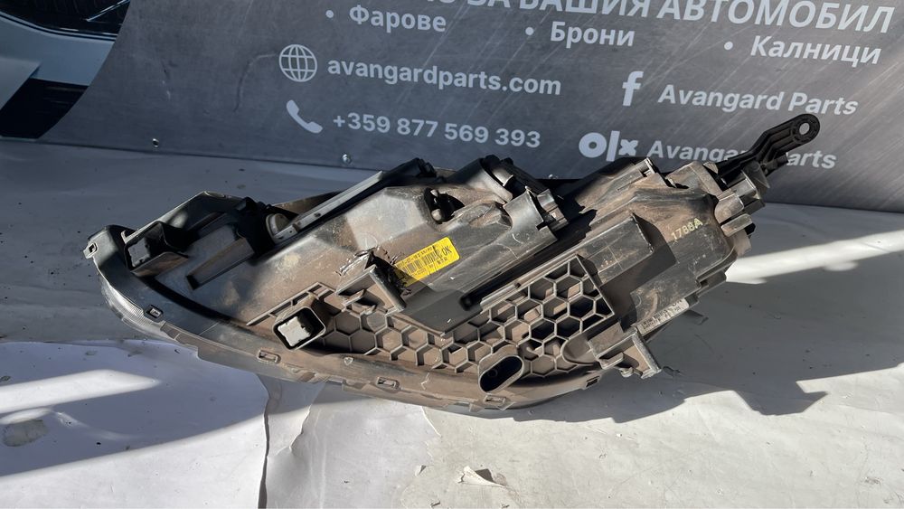 2 броя десен и един ляв фар Hyundai i30 (2008-2012)