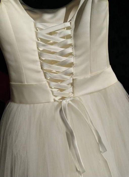 Сватбена рокля и аксесоари