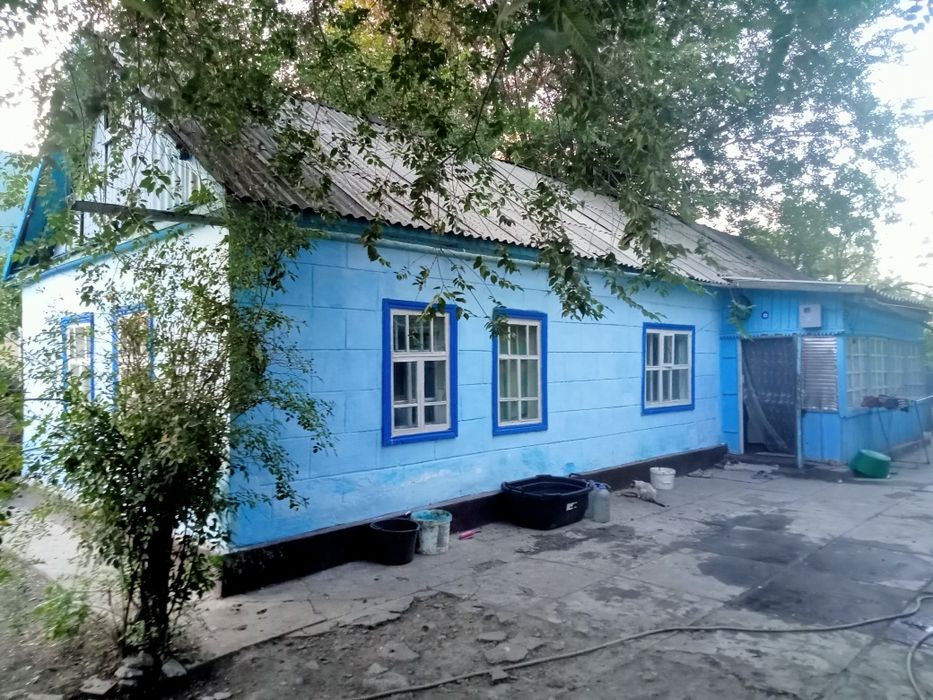 Продам  трехкомнатный г.Шу