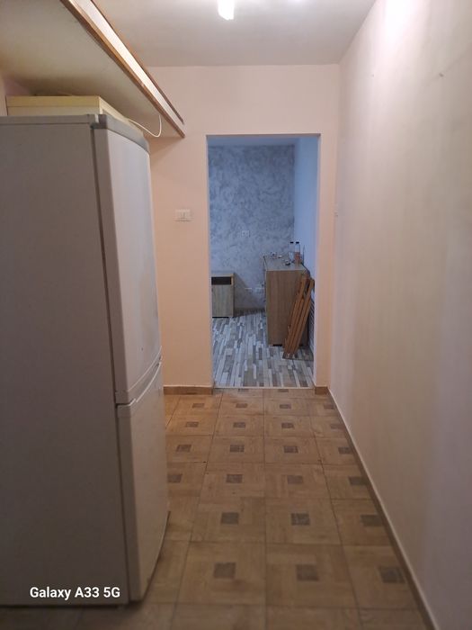 Inchiriez apartament 2 camere ,strada Republicii.