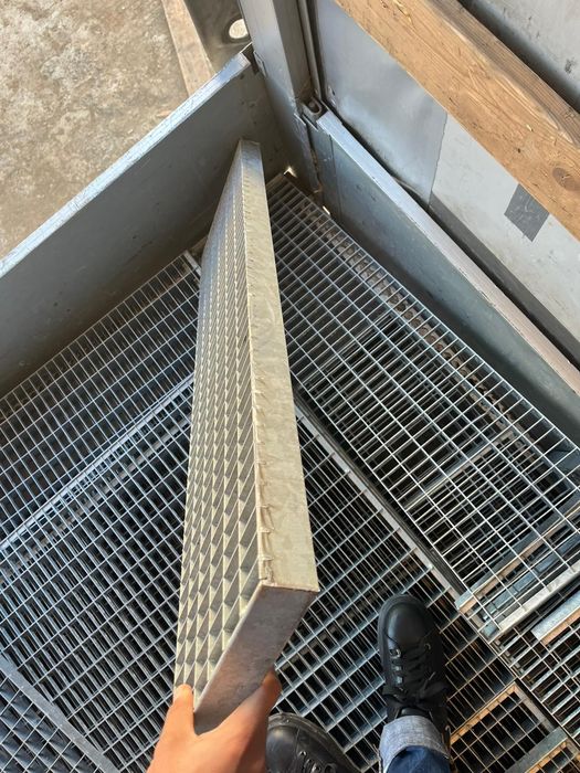Trepte zincate galvanizate