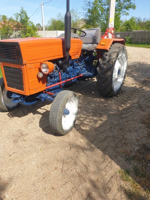 Vand tractor u445.