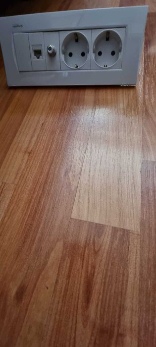 Prize si intrerupatoare Schneider