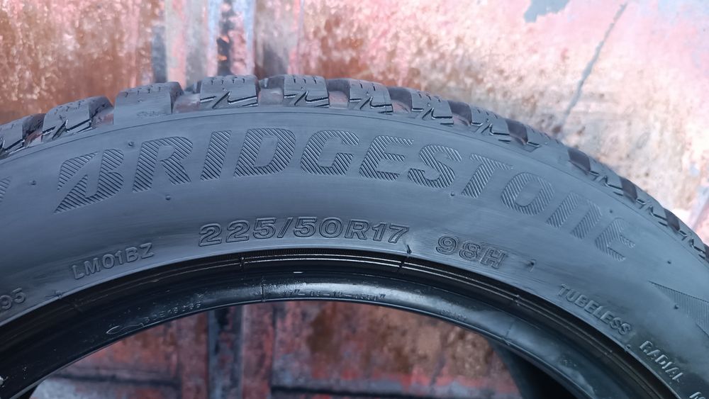 225/50/17 Bridgestone