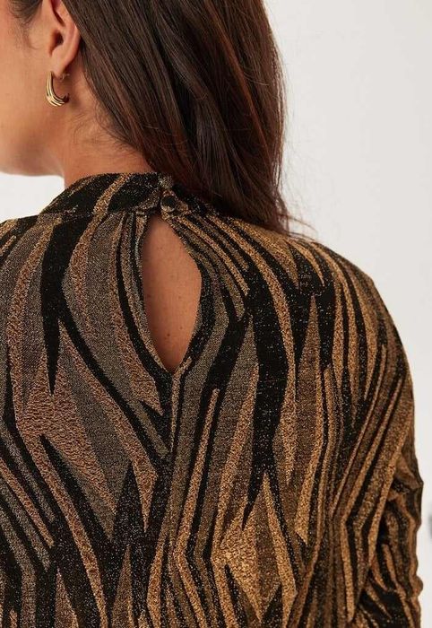 Нова рокля блестяща рокля