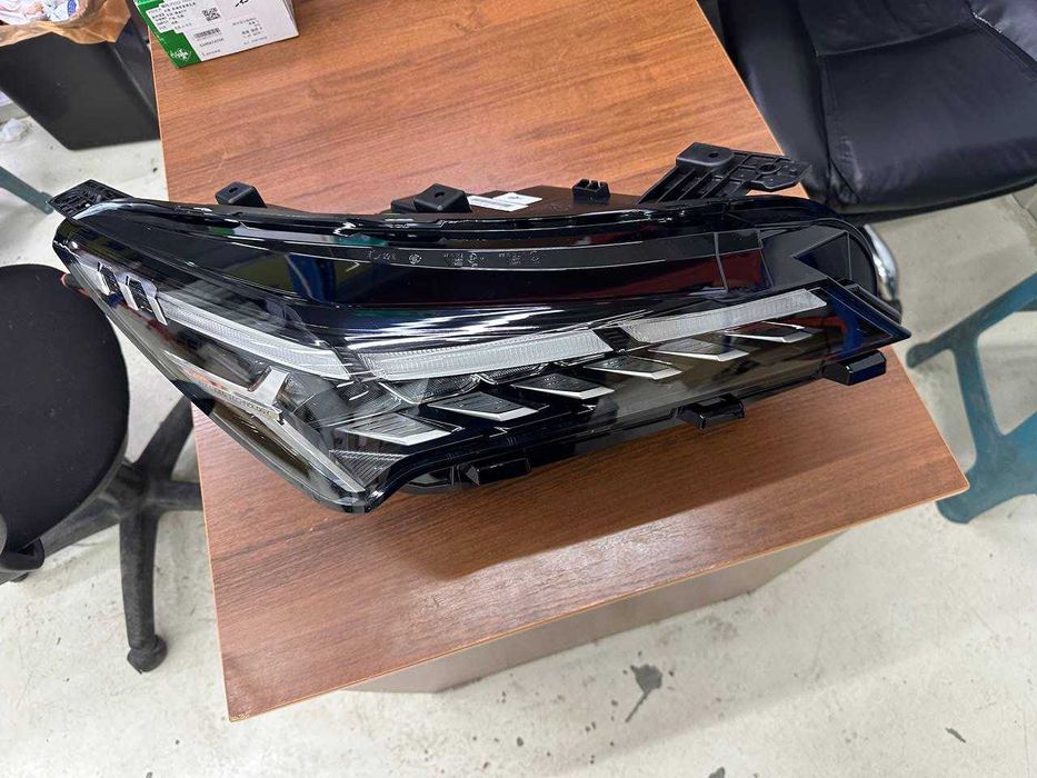 Фара Передняя новый