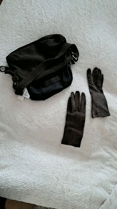 Geanta+ Manusi  ( ambele  piele intoarsa )