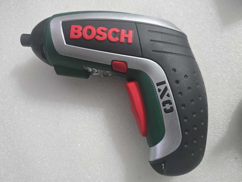 Vand Surubelnita Bosch IXO 4 (Generatia 4), statie incarcare, adaptor unghiular si adaptor excentric