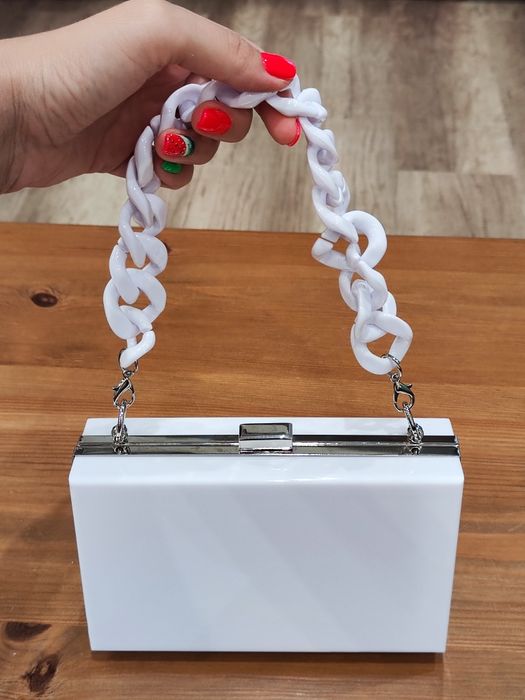 Бяла малка чанта и чанта за козметика