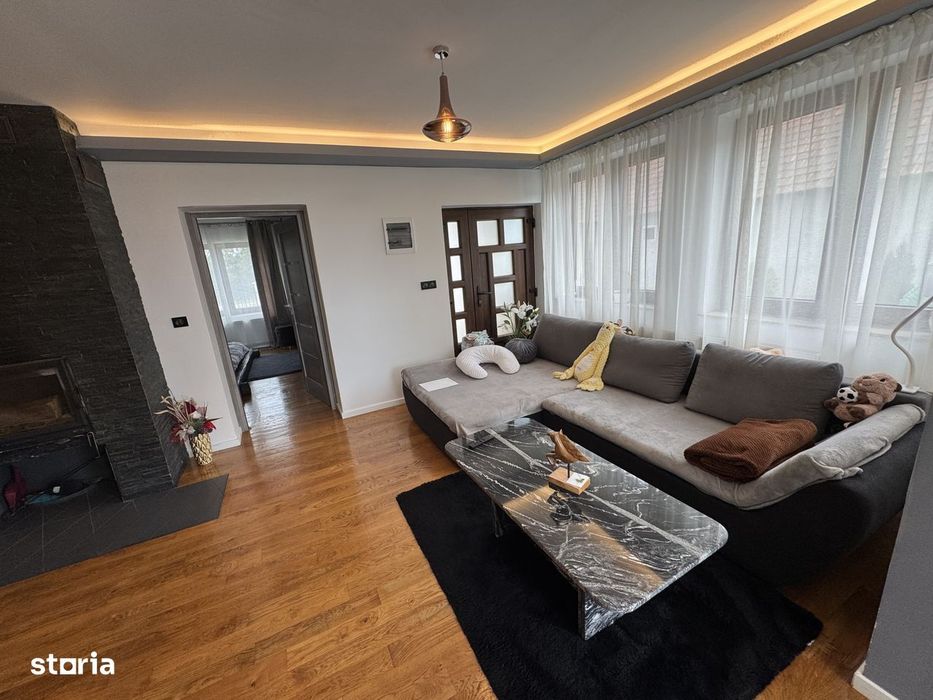 Casa cu 3 dormitoare, Living , Bucatarie, Dining, Caraseu, 15 Km de Sa