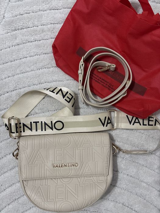 Чанта на Valentino