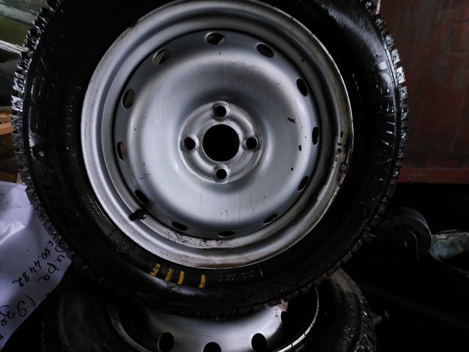 Колеса с дисками на Lada Largus