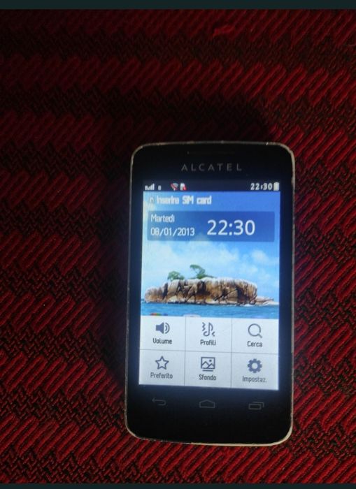 Telefon  Alcatel cu touchscreen și camera