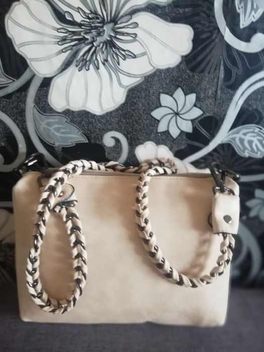 Малка дамска чантичка