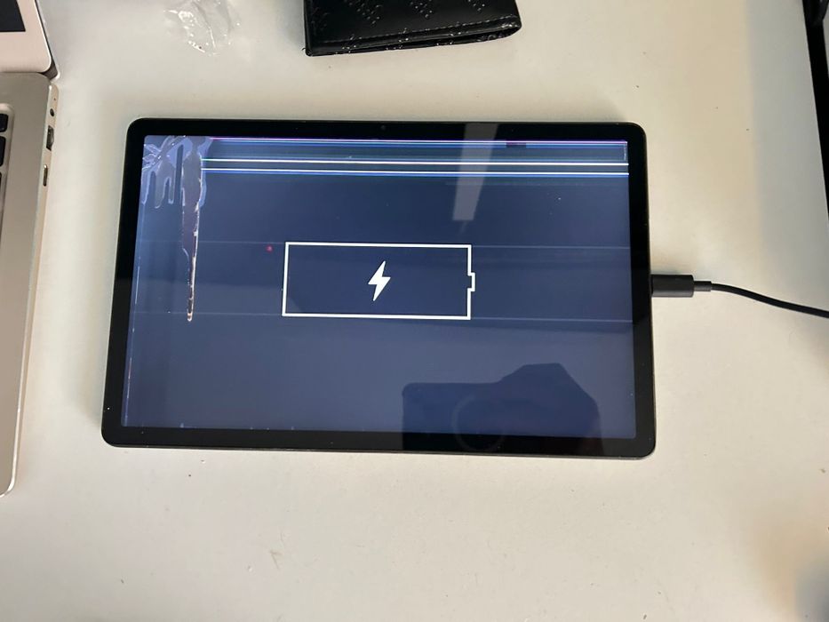 Tableta Lenovo ecran defect