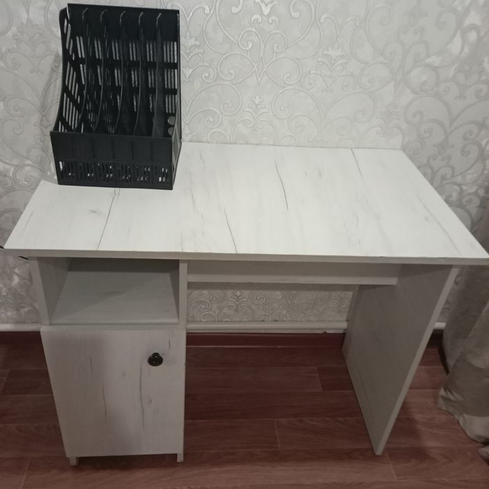 Стол школьный 15.000
