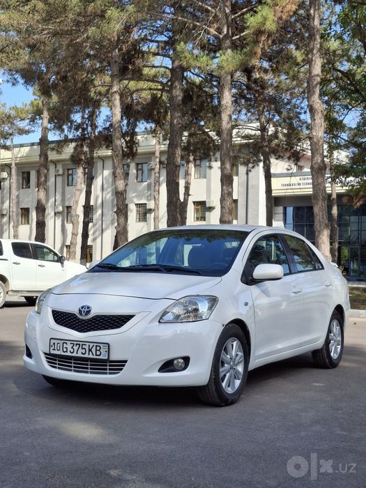Продам свою Toyota Yaris  1.5 2008