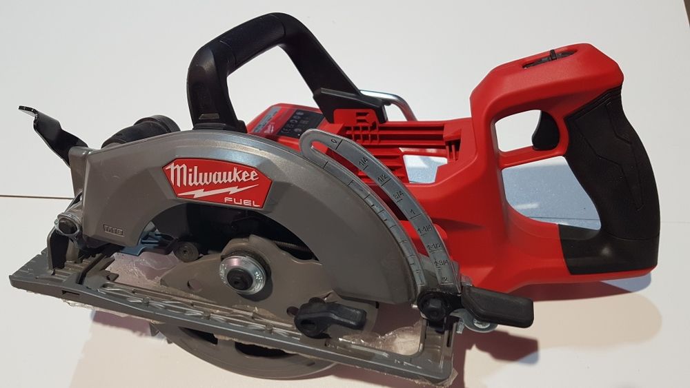 Vand fierastrau circular Milwaukee