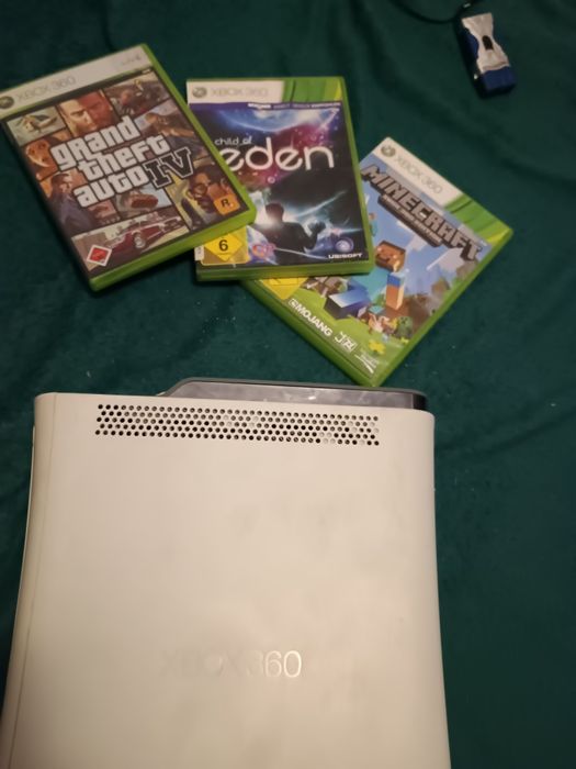 Va salut la vanzarr xbox 360