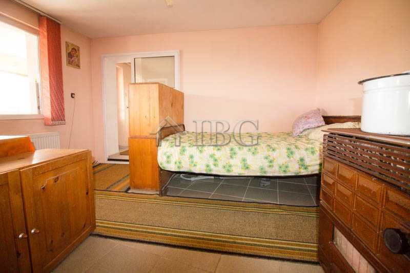 Продава се Къща в Русе, Басарбово - 120 кв.м за 1084 €/кв.м - Снимка #2