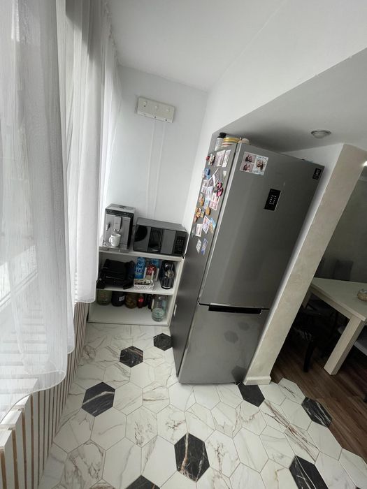 Vând apartament cu 2 camere decomandat