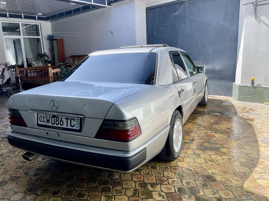 Продам Mercedes легенда ешка 124