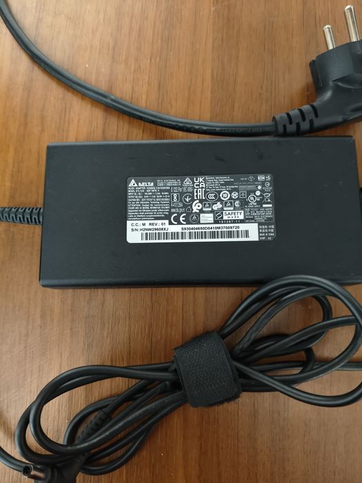Laptop MSI, RTX 3050 4GB , i5-13450h + Cooler