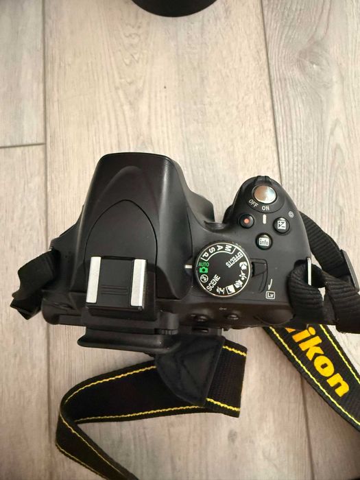 Kit Foto DSLR Nikon D5100 + Obiective 18-55mm & 55-200mm VR + Geantă Case Logic
