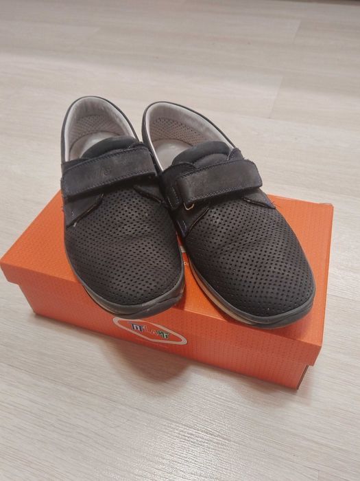 Кроссовки подростковые