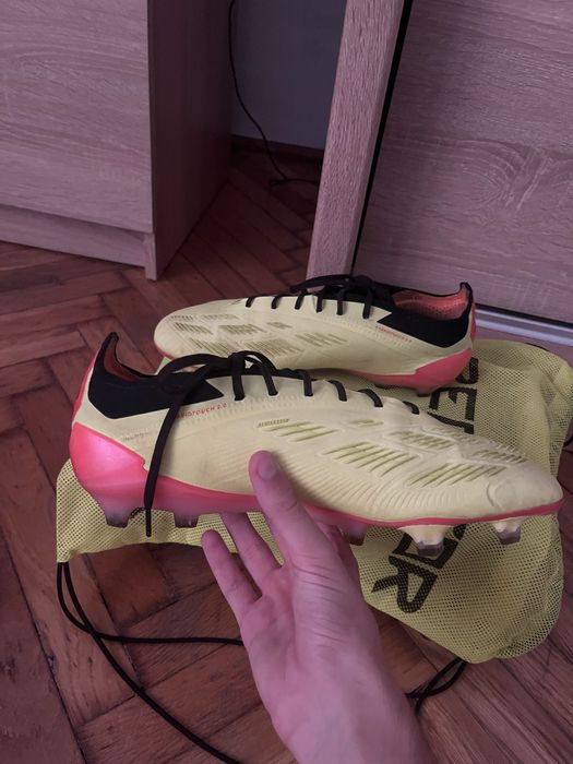 Ghete de fotbal Adidas predator elite