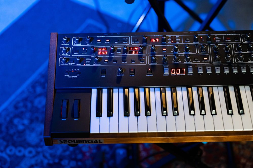 Синтезатор Sequential Prophet 6