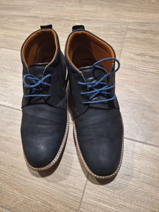 Papuci  ECCO bleumarin nubuc, mărimea 43, chukka boots, șireturi albastre