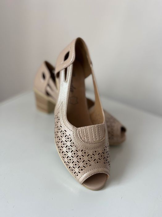 Pantofi de vanzare