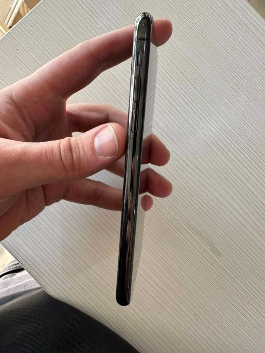 Телефон iPhone XS